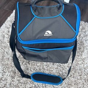 Igloo Black Duffel Cooler Bag with Blue Trim